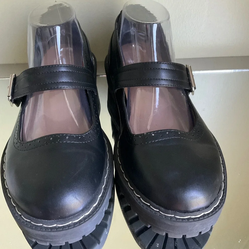 Torrid Black Chunky Wingtip Lug Sole Mary Jane Shoes 9WW Wide With Dark Academia